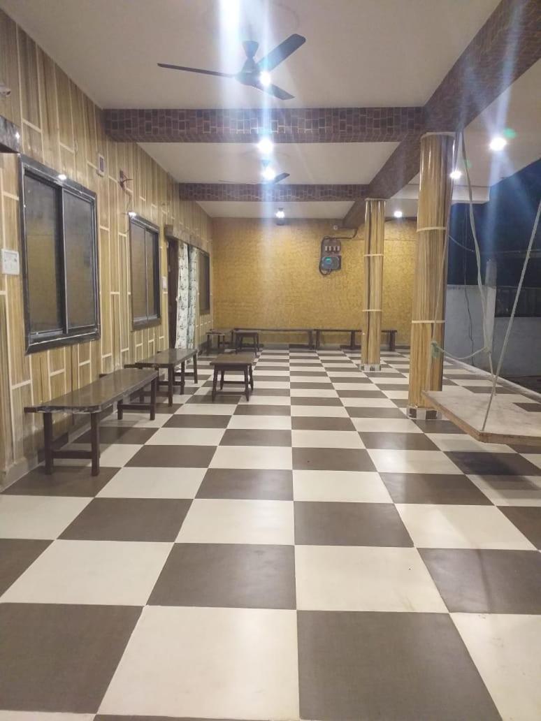 Radhe Krishna Villa Dhanwār Buitenkant foto